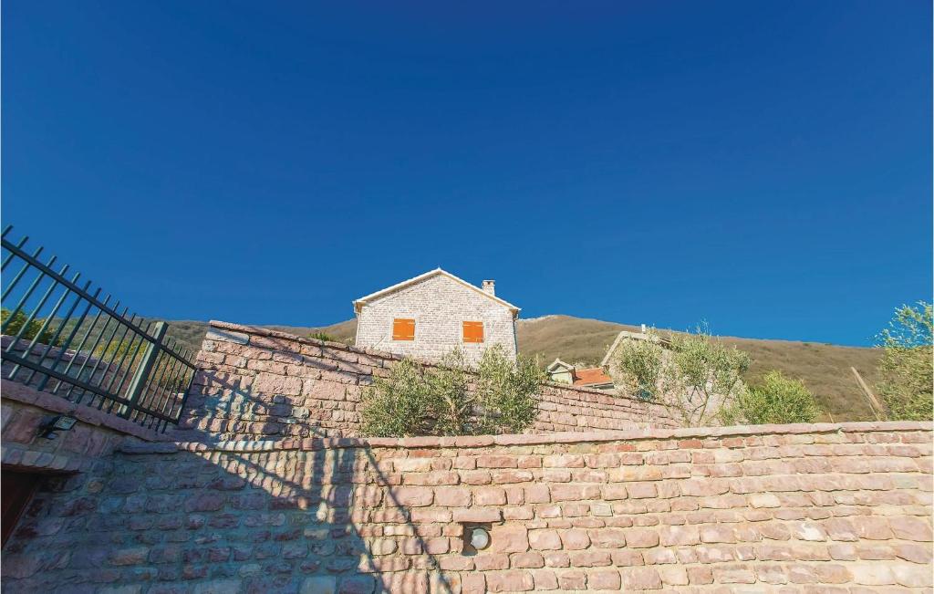Beautiful Home In Tivat With 3 Bedrooms, Wifi And Outdoor Swimming Pool photo 3