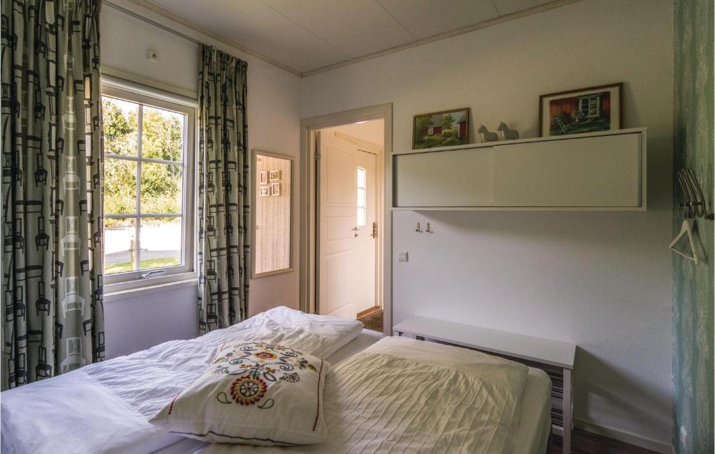 Amazing Home In Finsterwolde With 2 Bedrooms And Wifi photo 2