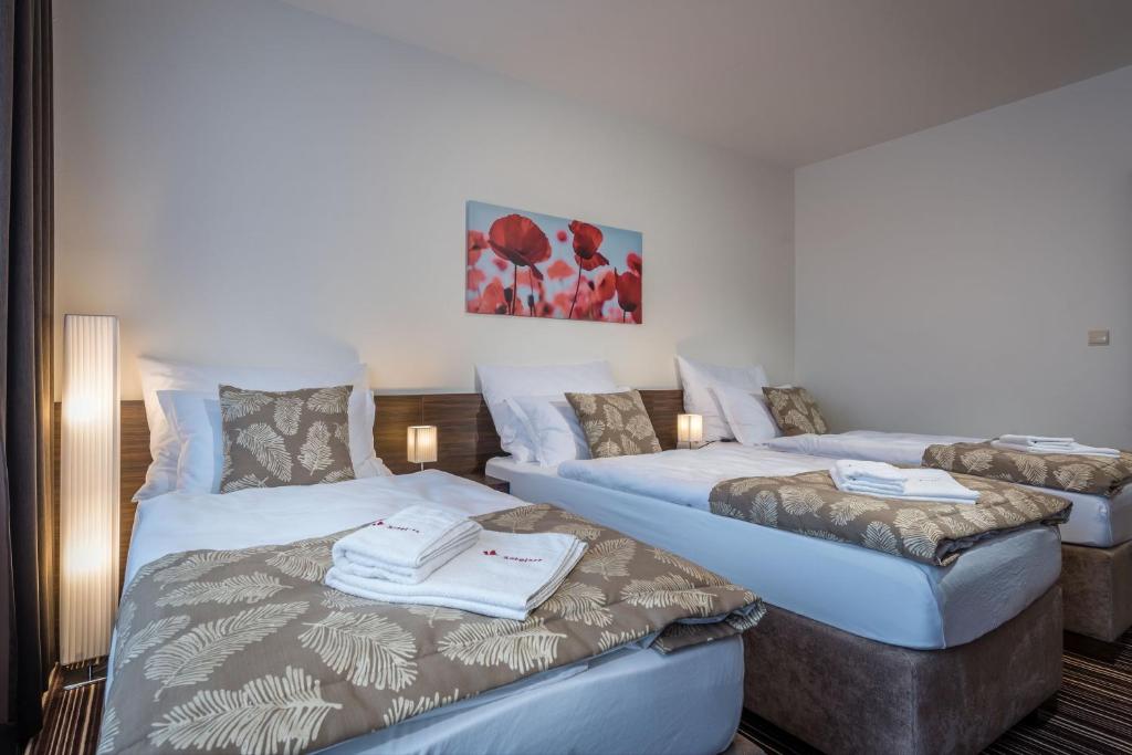 Трехместный (Трехместный номер с балконом), Hotel Satel
