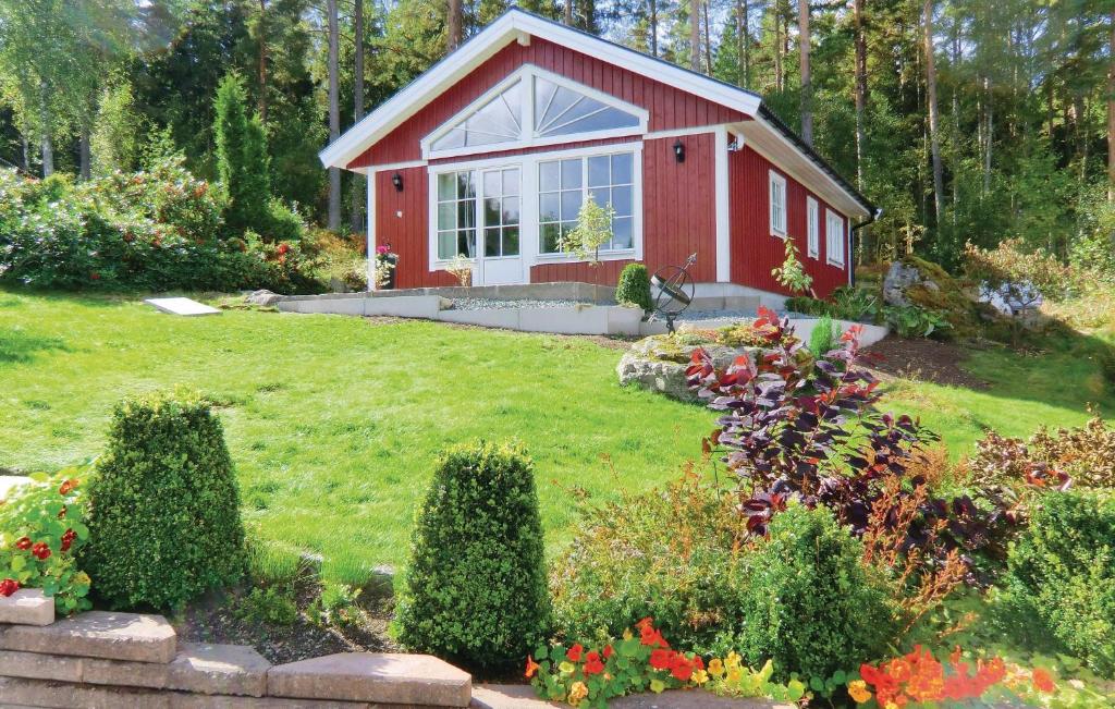 Nice Home In Vetlanda With 2 Bedrooms