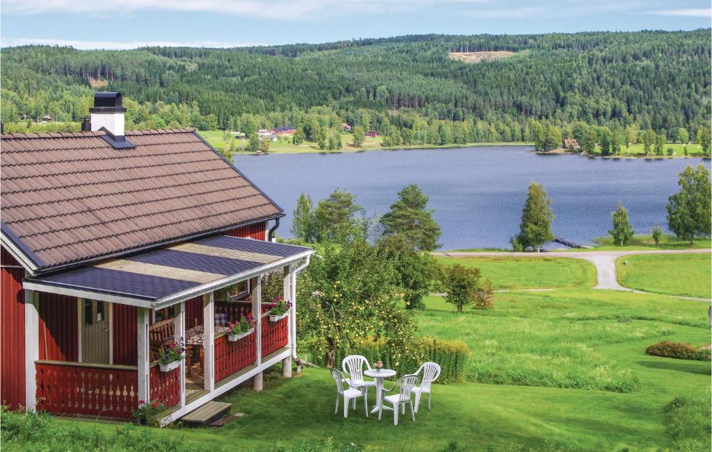 Awesome Home In Gunnarskog With 1 Bedrooms And Wifi