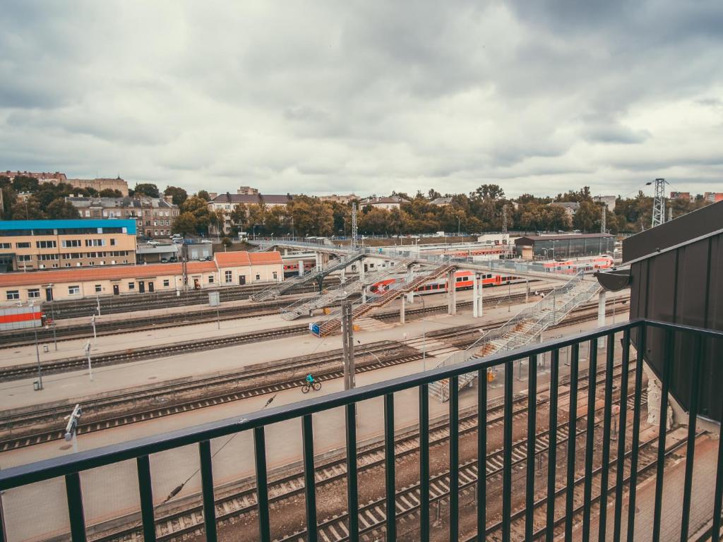 Двухместный (Двухместный номер с 2 отдельными кроватями и окном), Railway Hotel & Apartments