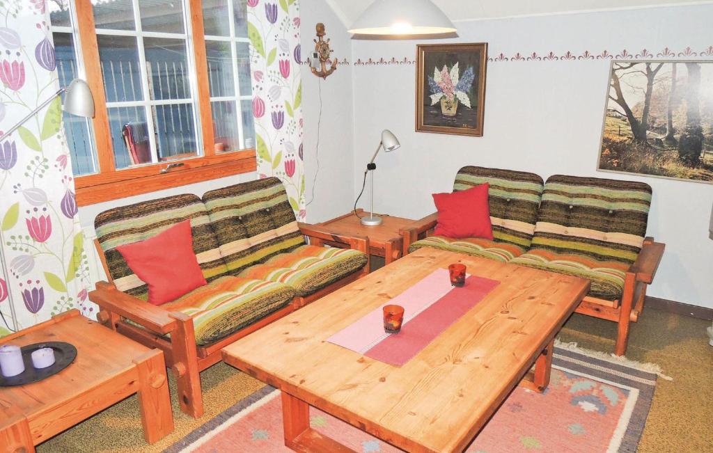 Awesome Apartment In Ullared With 2 Bedrooms And Wifi photo 4