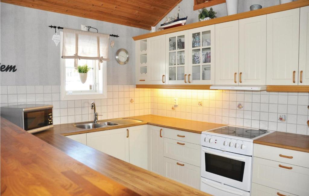 Beautiful Home In Svanskog With 2 Bedrooms And Wifi photo 2