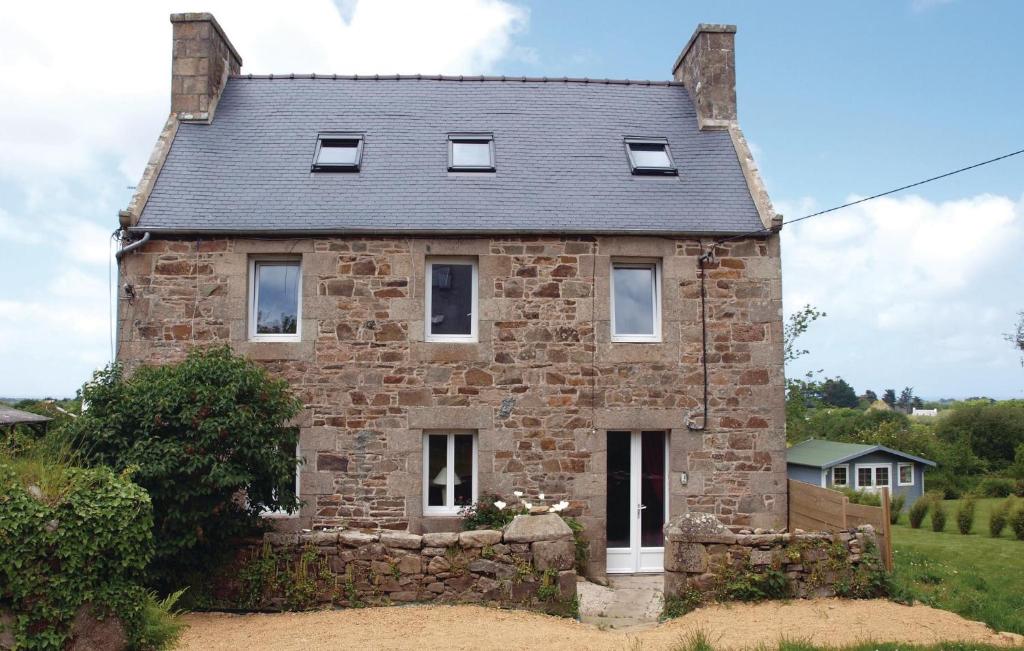 Beautiful Home In Pleumeur Bodou With 3 Bedrooms And Wifi