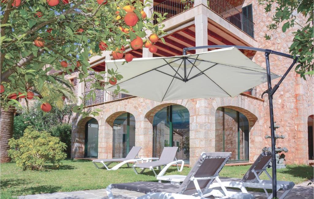 Beautiful Home In Fornalutx With 4 Bedrooms, Wifi And Indoor Swimming Pool
