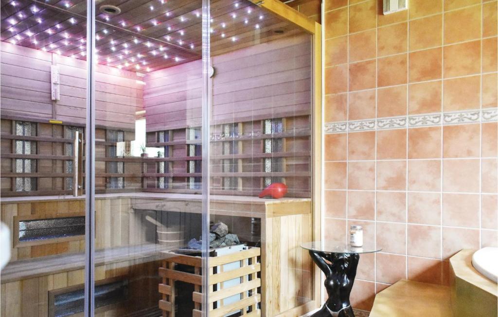 Beautiful Home In Fgelmara With 3 Bedrooms, Sauna And Wifi photo 1
