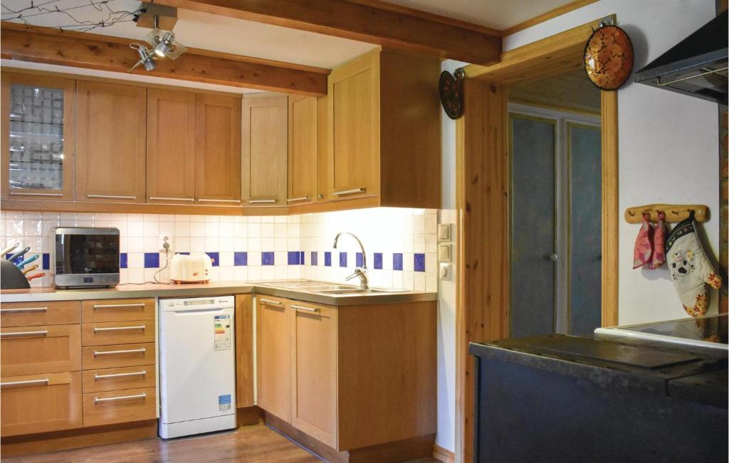 Beautiful Home In Fgelmara With 3 Bedrooms, Sauna And Wifi photo 3
