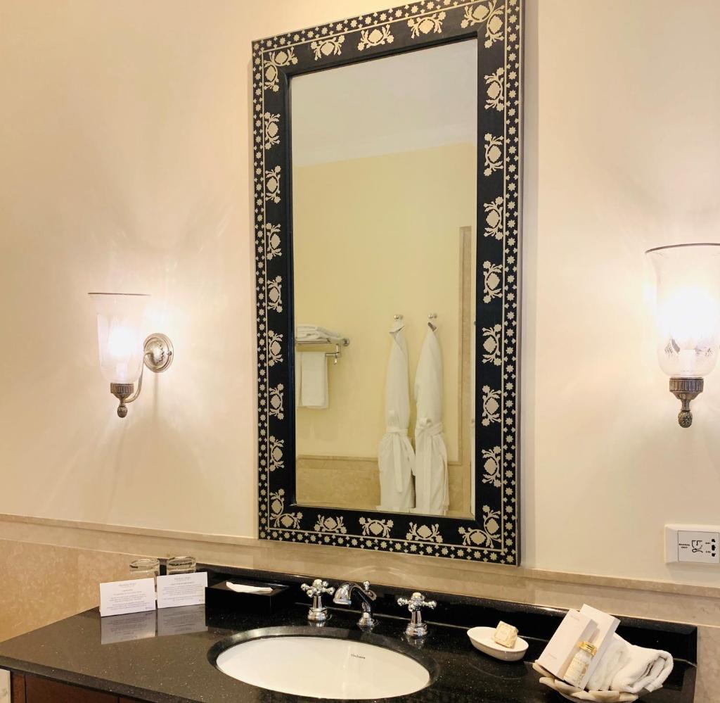 Четырехместный (Суперлюкс), Maidens Hotel New Delhi