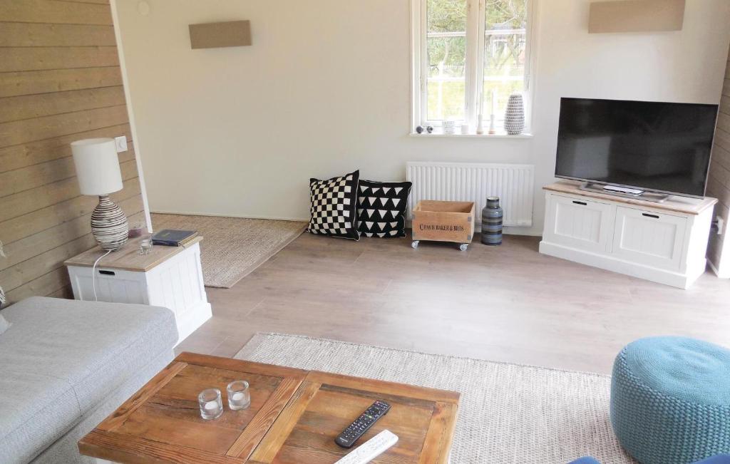 Amazing Home In Borrby With 2 Bedrooms, Sauna And Wifi photo 1