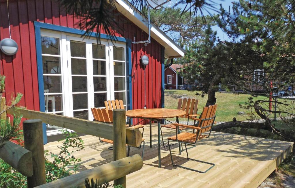 Amazing Home In Borrby With 2 Bedrooms, Sauna And Wifi photo 4