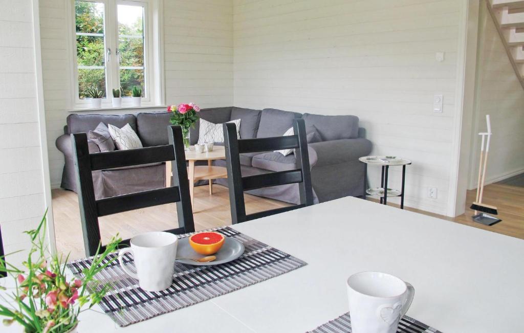 Stunning Home In Hamburgsund With 3 Bedrooms And Wifi photo 3