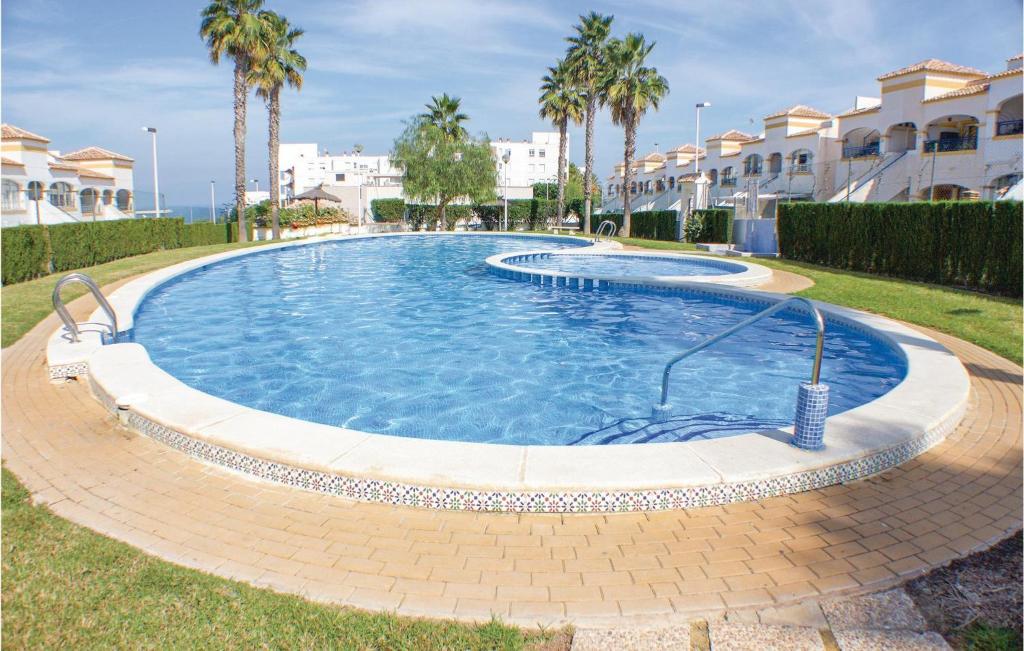 Stunning Apartment In Gran Alacant With 3 Bedrooms, Wifi And Swimming Pool