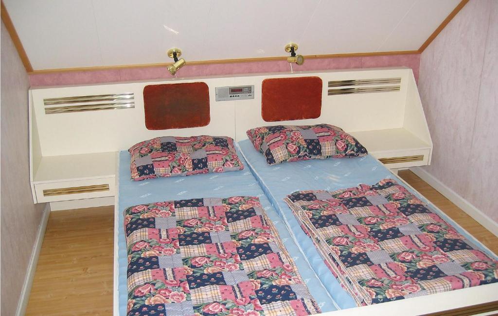 Nice Home In Sirevg With 5 Bedrooms And Wifi photo 2