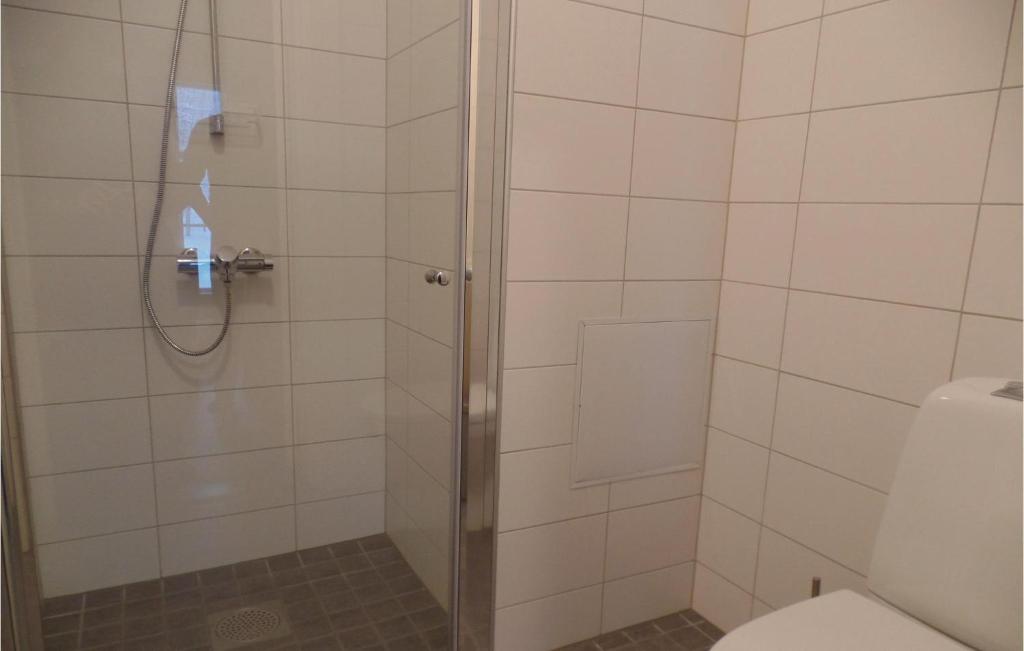 Stunning Home In Engerdal With 5 Bedrooms And Internet photo 3