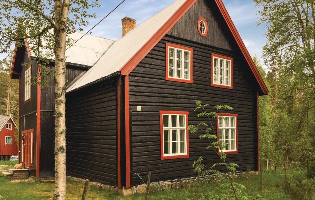 Stunning Home In Engerdal With 5 Bedrooms And Internet