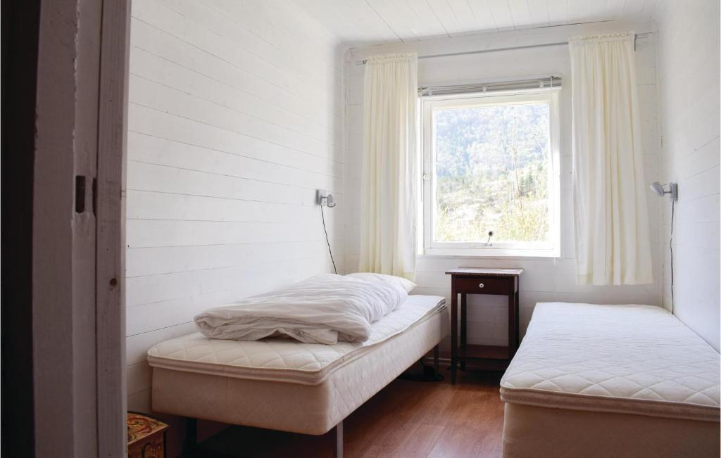 Awesome Home In Eivindvik With 4 Bedrooms photo 1