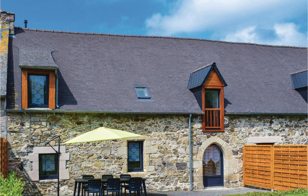 Beautiful Home In Saint Alban With 4 Bedrooms And Wifi