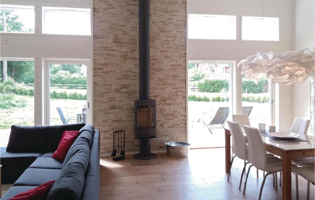 Beautiful Home In Kpingsvik With 3 Bedrooms photo 1
