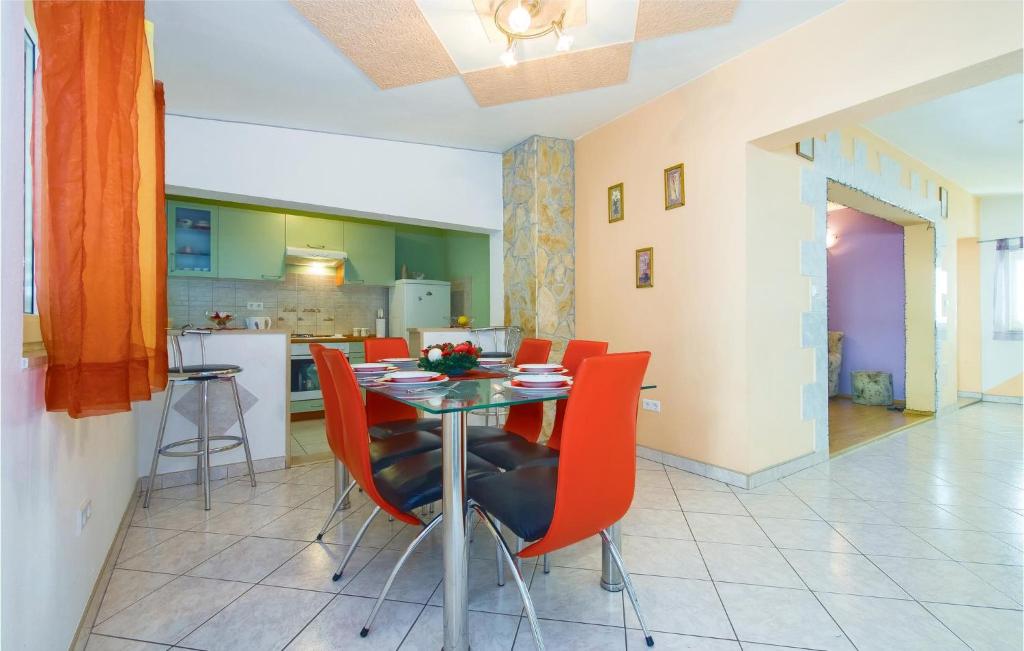 Awesome Apartment In Omis With 2 Bedrooms And Wifi photo 3