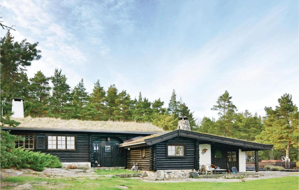 Amazing Home In Hammar With 4 Bedrooms, Jacuzzi And Wifi