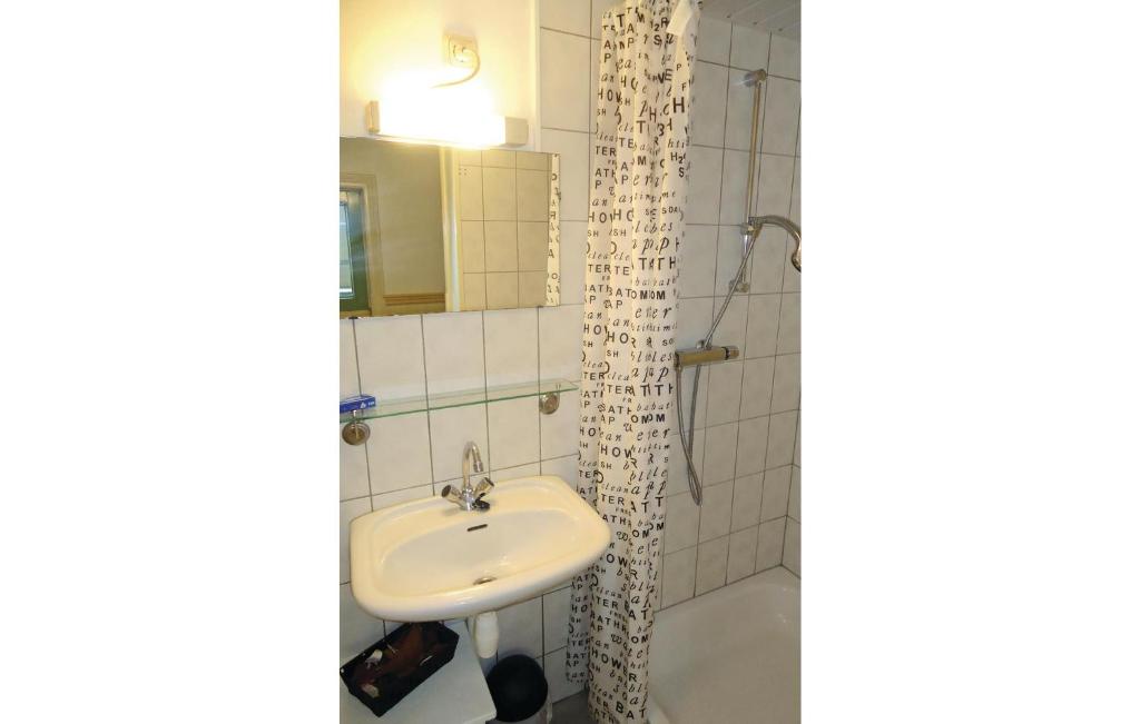 Nice Apartment In Paesens With 3 Bedrooms And Wifi photo 1