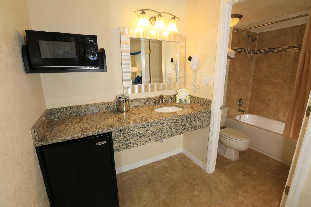 Двухместный (Номер с кроватью размера «king-size»), SureStay Plus by Best Western Orlando International Drive
