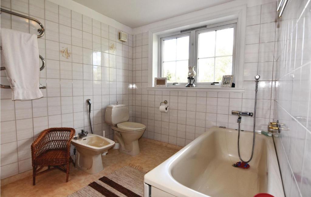 Beautiful Home In rjng With 4 Bedrooms And Wifi photo 4