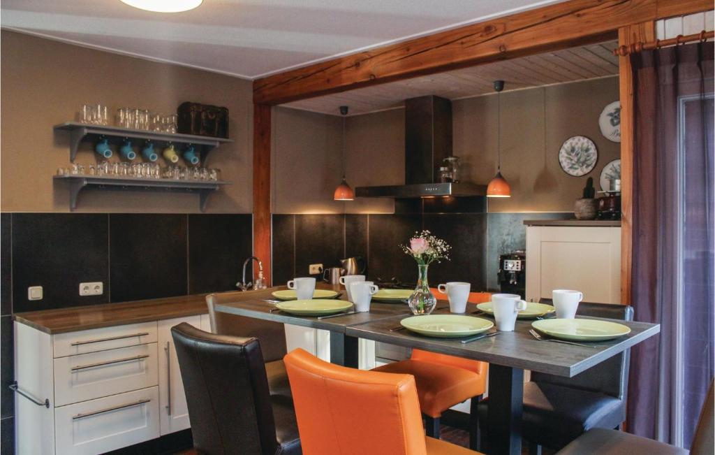 Nice Home In Bruchterveld With 8 Bedrooms And Wifi photo 2
