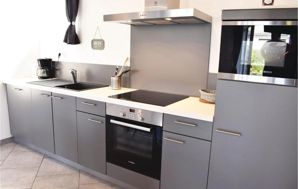 Awesome Apartment In Sainteny With 1 Bedrooms And Wifi photo 1