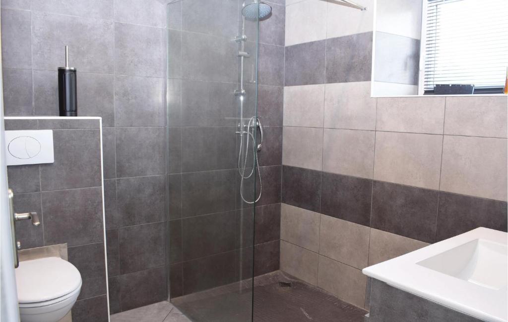Awesome Apartment In Sainteny With 1 Bedrooms And Wifi photo 2