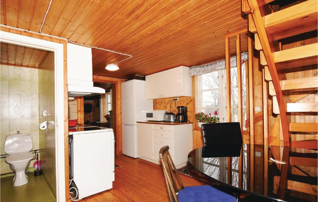 Beautiful Home In Dalstorp With 3 Bedrooms photo 3