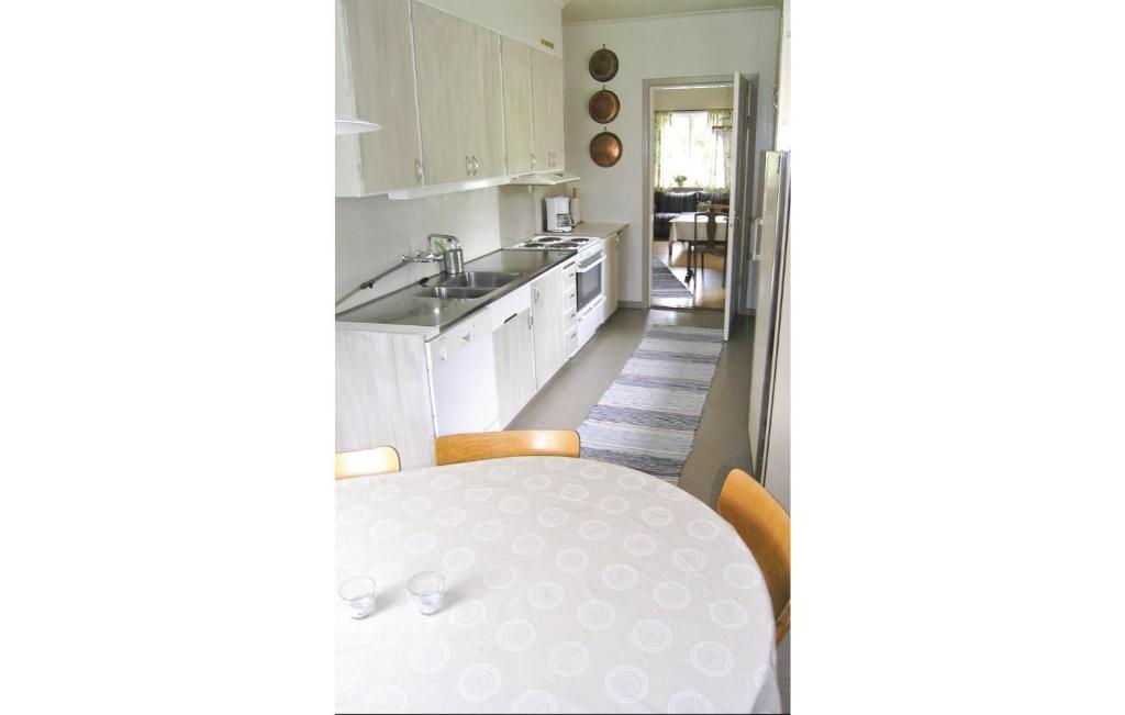 Nice Home In Eksj With 4 Bedrooms photo 1