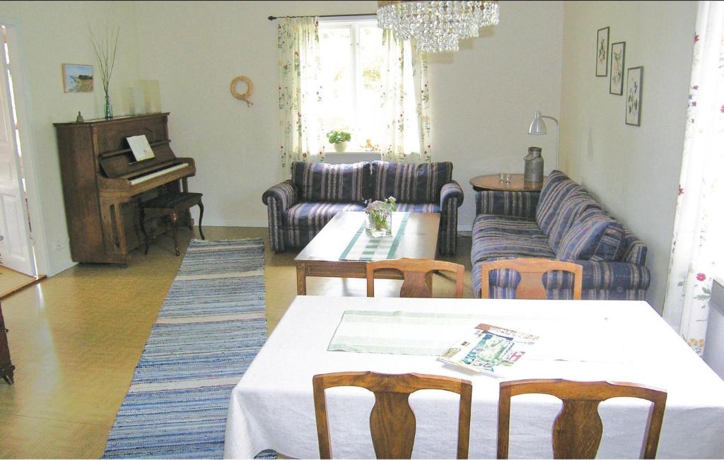 Nice Home In Eksj With 4 Bedrooms photo 4