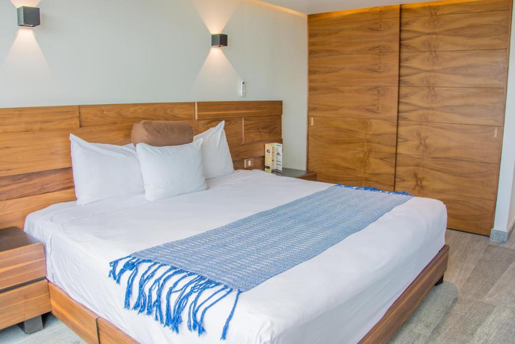 Двухместный (Улучшенный номер с кроватью размера «king-size»), Hotel Plaza Kokai Cancún