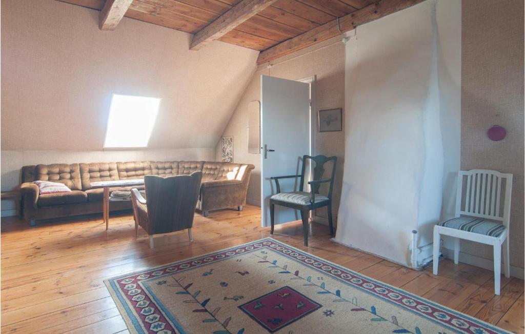 Beautiful Apartment In Hemse With 4 Bedrooms And Wifi photo 3