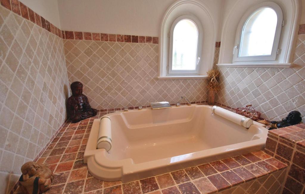 Stunning Home In Callian With 5 Bedrooms, Wifi And Outdoor Swimming Pool photo 1