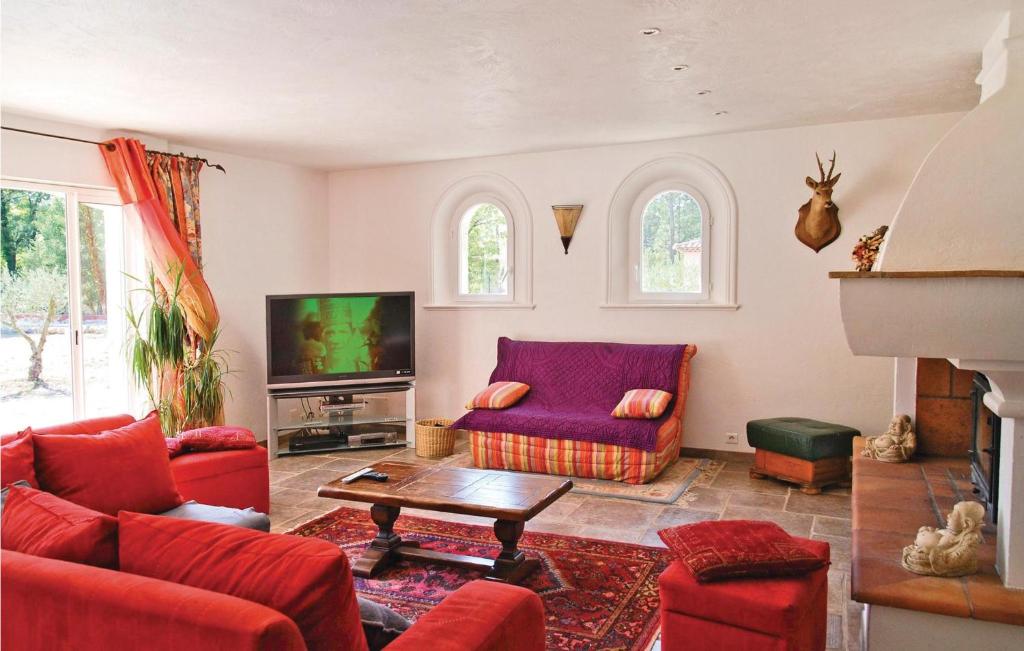 Stunning Home In Callian With 5 Bedrooms, Wifi And Outdoor Swimming Pool photo 2