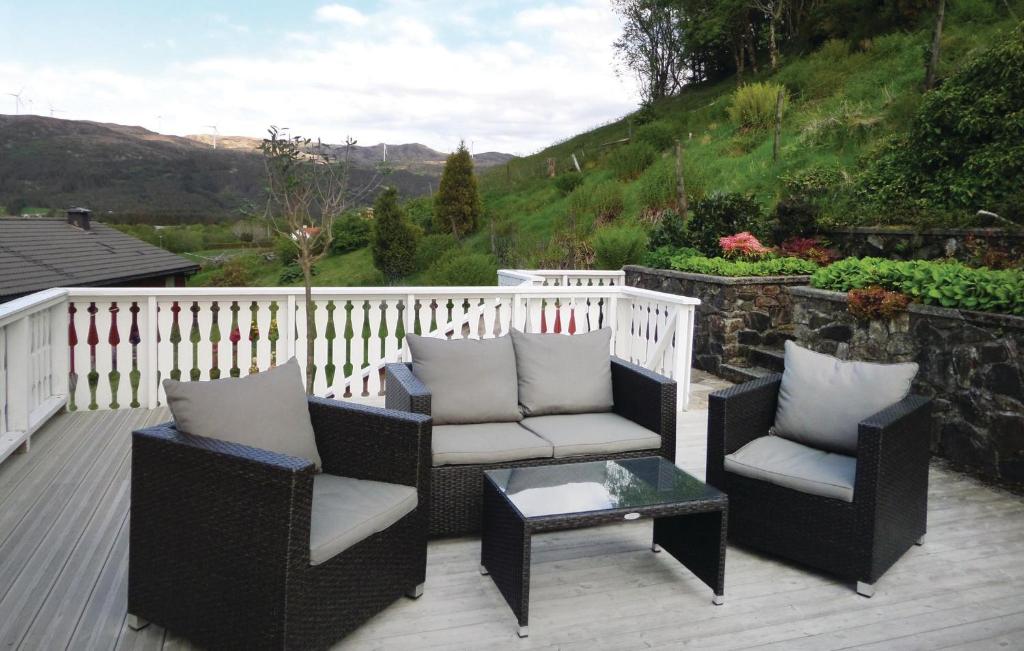 Nice Apartment In Fitjar With 2 Bedrooms And Wifi