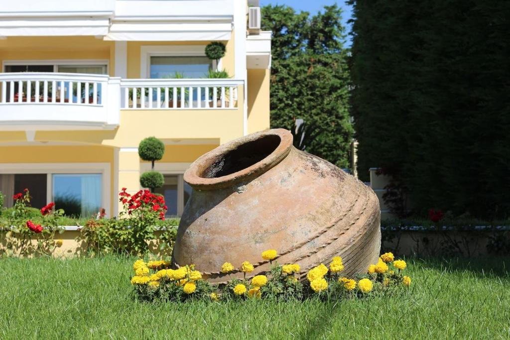 Shemesh Gardens House photo 3