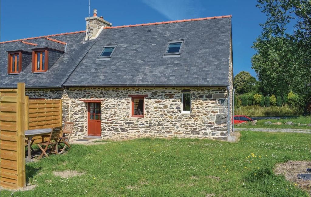 Amazing Home In Minihy Treguier With 1 Bedrooms And Wifi