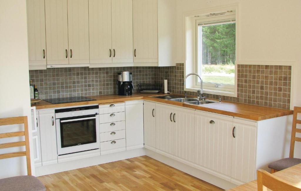 Stunning Home In Hedekas With 4 Bedrooms And Wifi photo 2