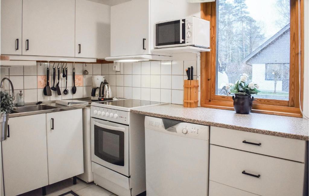 Beautiful Home In Hllviken With 1 Bedrooms And Wifi photo 2