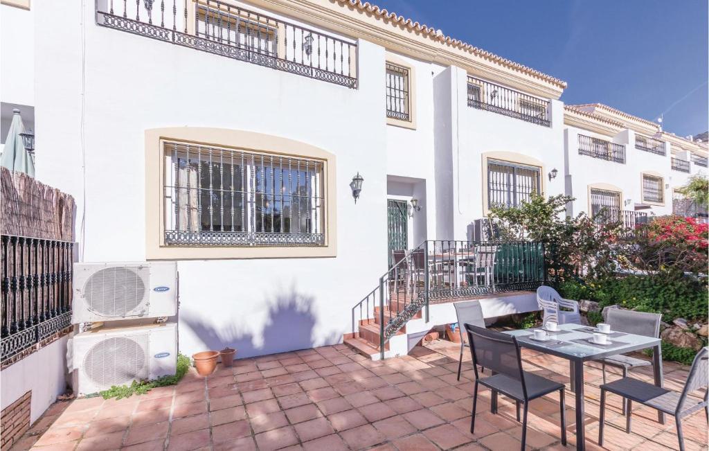 Nice Home In Alhaurin El Grande With 3 Bedrooms, Wifi And Outdoor Swimming Pool