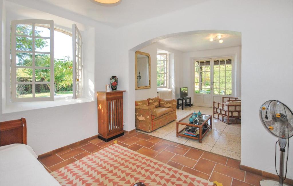 Stunning Home In Fayence With 2 Bedrooms, Wifi And Outdoor Swimming Pool photo 3