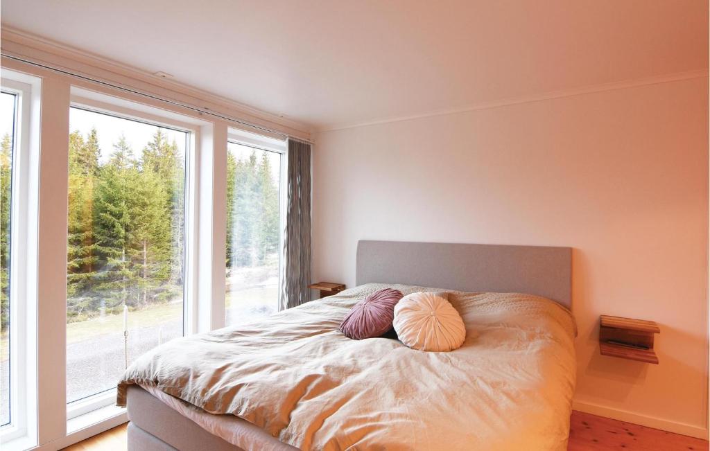 Awesome Home In Aneby With 4 Bedrooms And Wifi photo 2