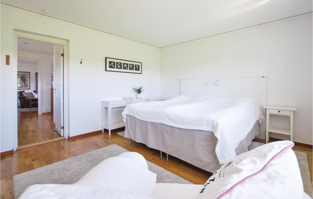 Stunning Home In Borgholm With 2 Bedrooms And Wifi photo 2
