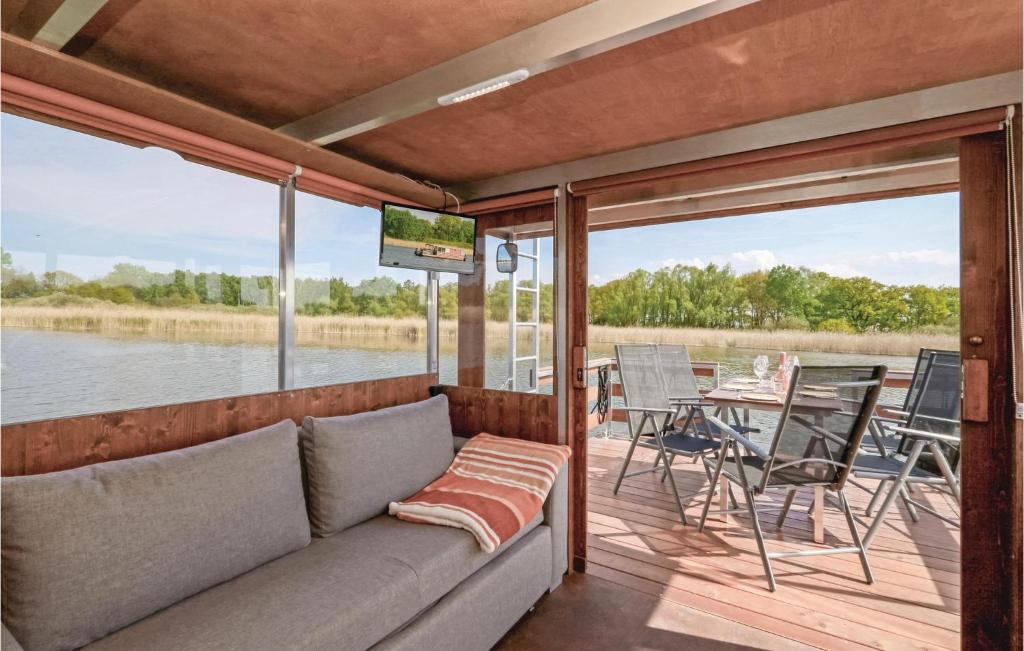 Awesome Ship-boat In Neustrelitz With 2 Bedrooms And Wifi photo 1
