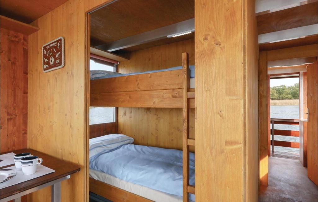 Awesome Ship-boat In Neustrelitz With 2 Bedrooms And Wifi photo 4