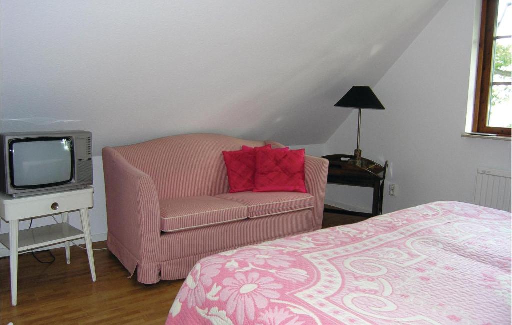 Stunning Home In Fjlkinge With 2 Bedrooms And Wifi photo 4